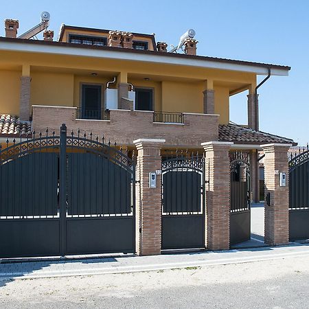 Hotel Domus Traiani Fiumicino Exterior foto
